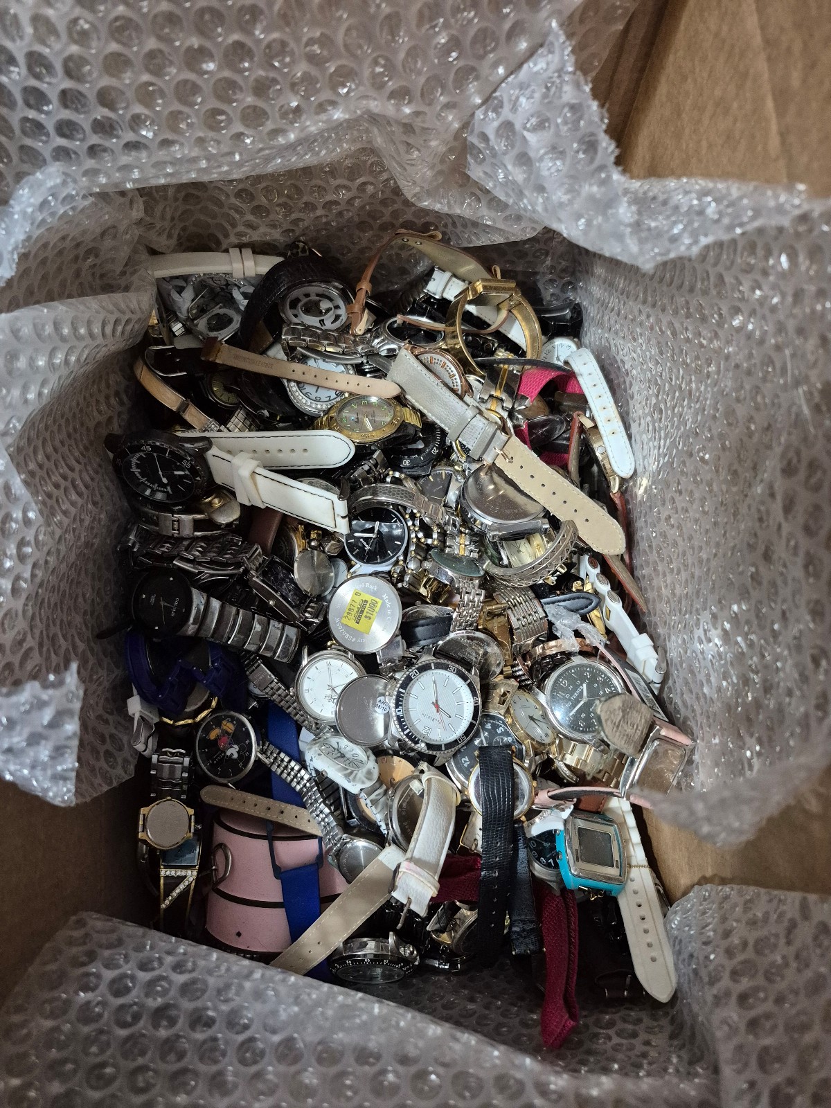 HUGE 25LBS BOX FULL OF WRISTWATCHES!