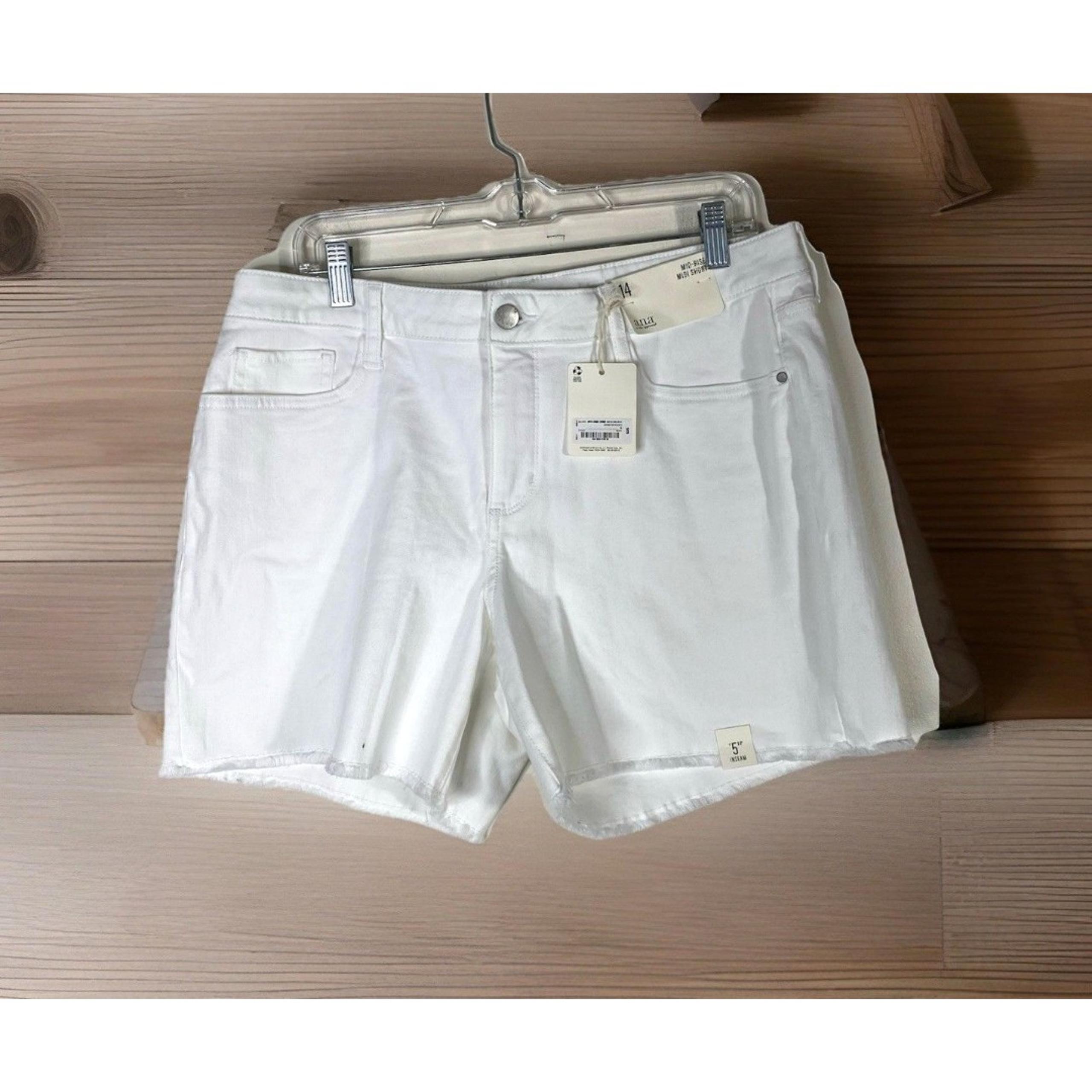 A.N.A -A New Approach Mid Rise Midi Denim Short Women 14 White 5 Inch Inseam NEW