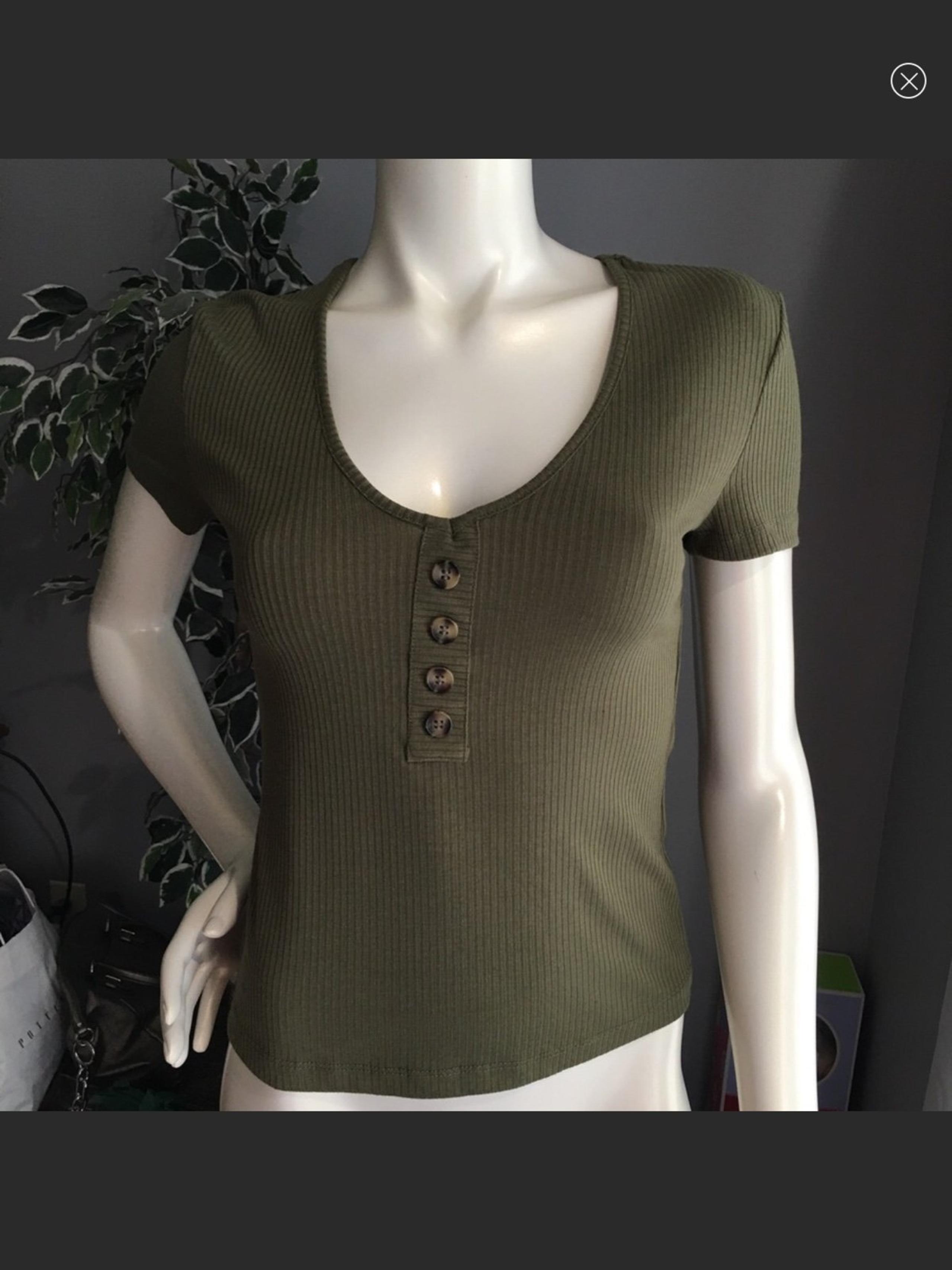 Rue21 Ribbed Top. Ladies medium