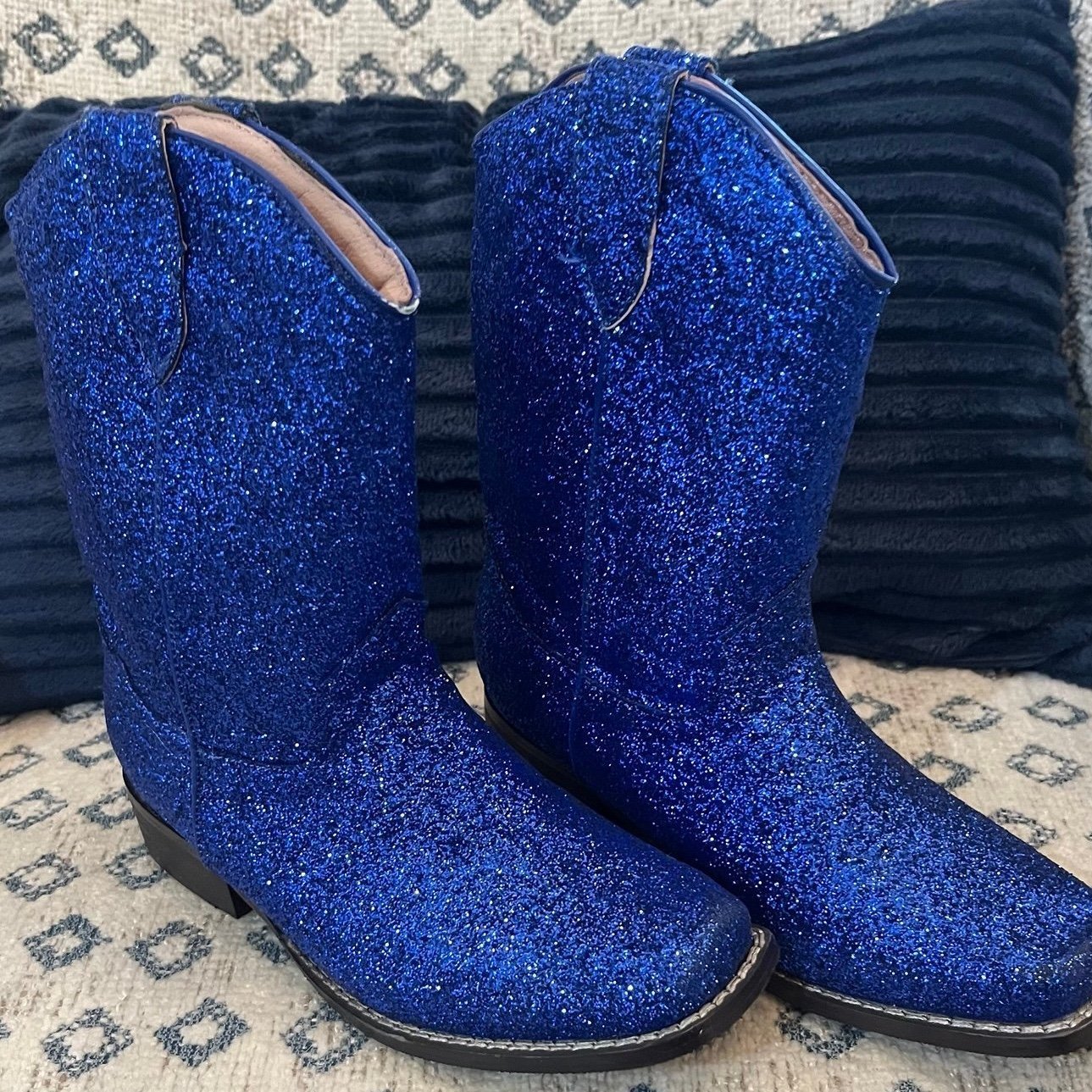 Girls blue glitter boots