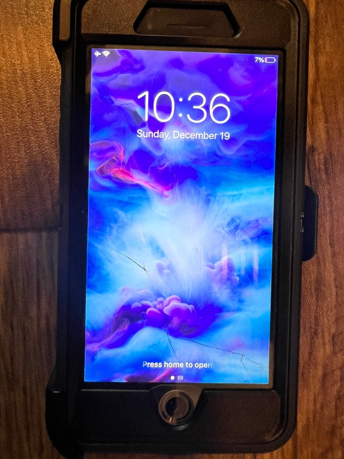 iphone 7 plus w/ otterbox case and clip 128g