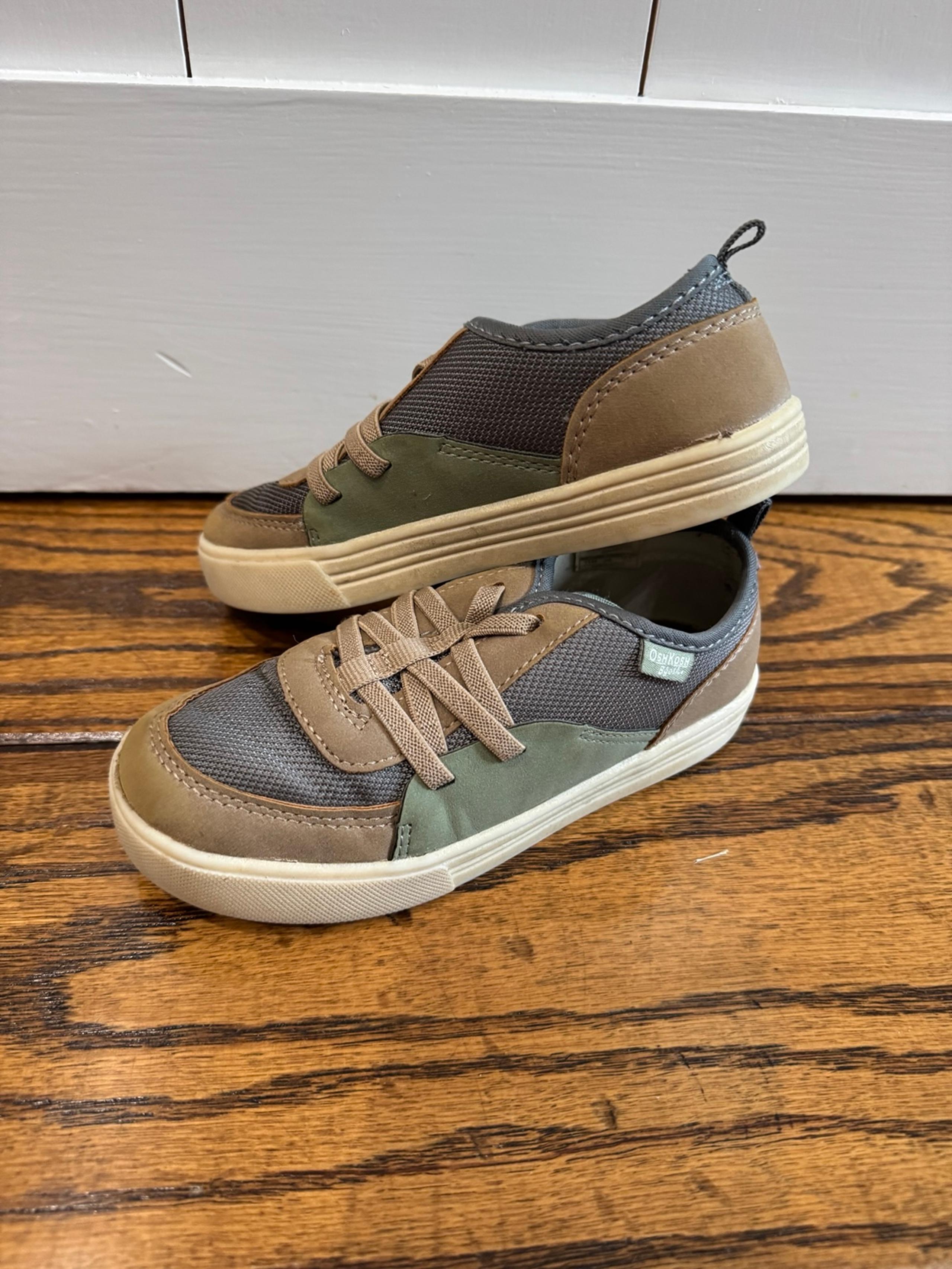 OSHKOSH B'GOSH Boy's Zenn Slip-On Sneakers Size 11