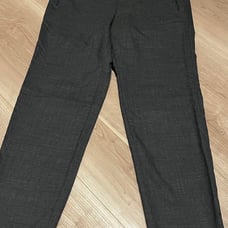 Needles Dark Gray Slacks with a One-Point Detail at the Hem