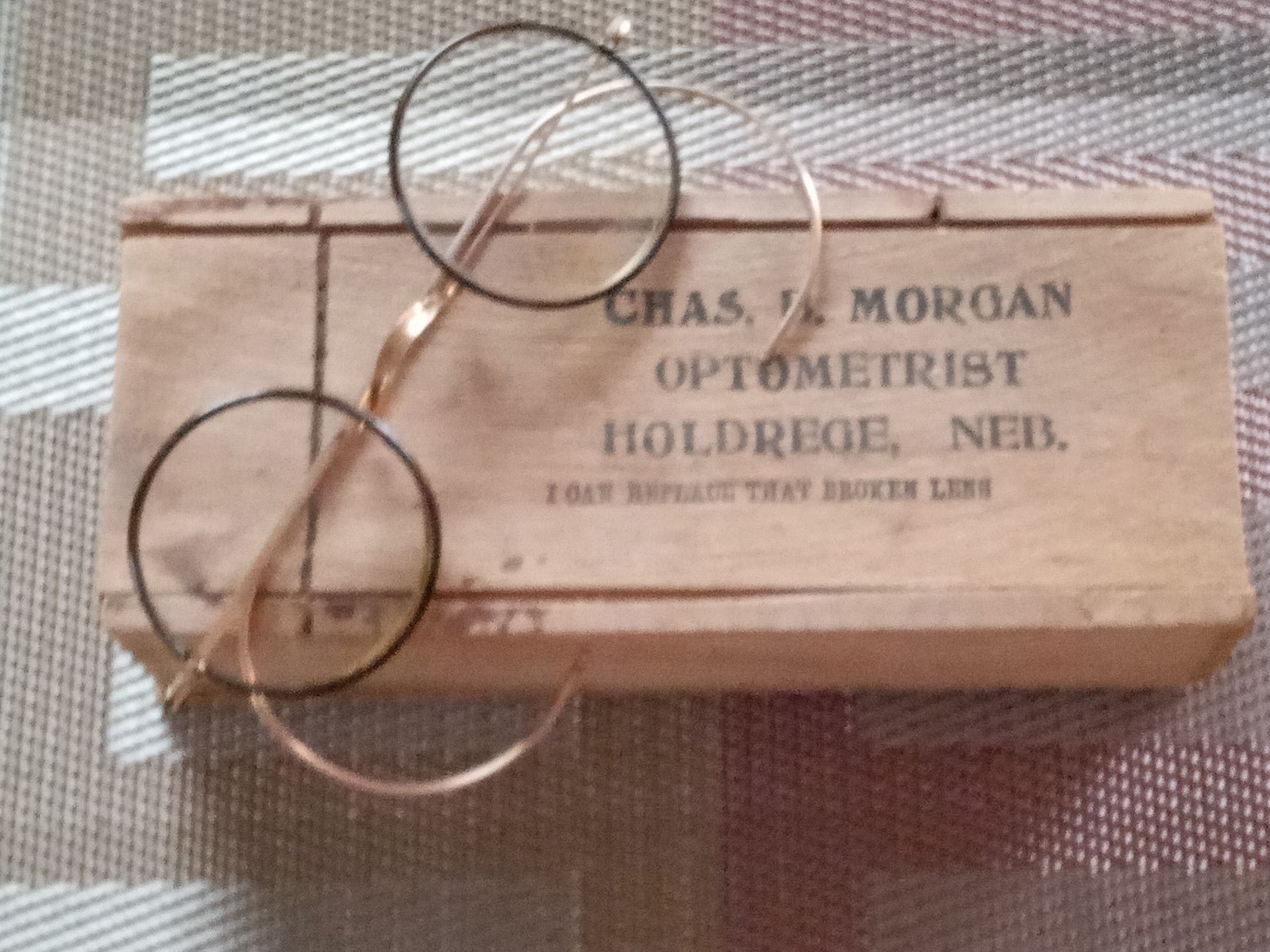 Vintage Gold Filled Windsor style Round Eyeglasses with vintage wood case NOS.