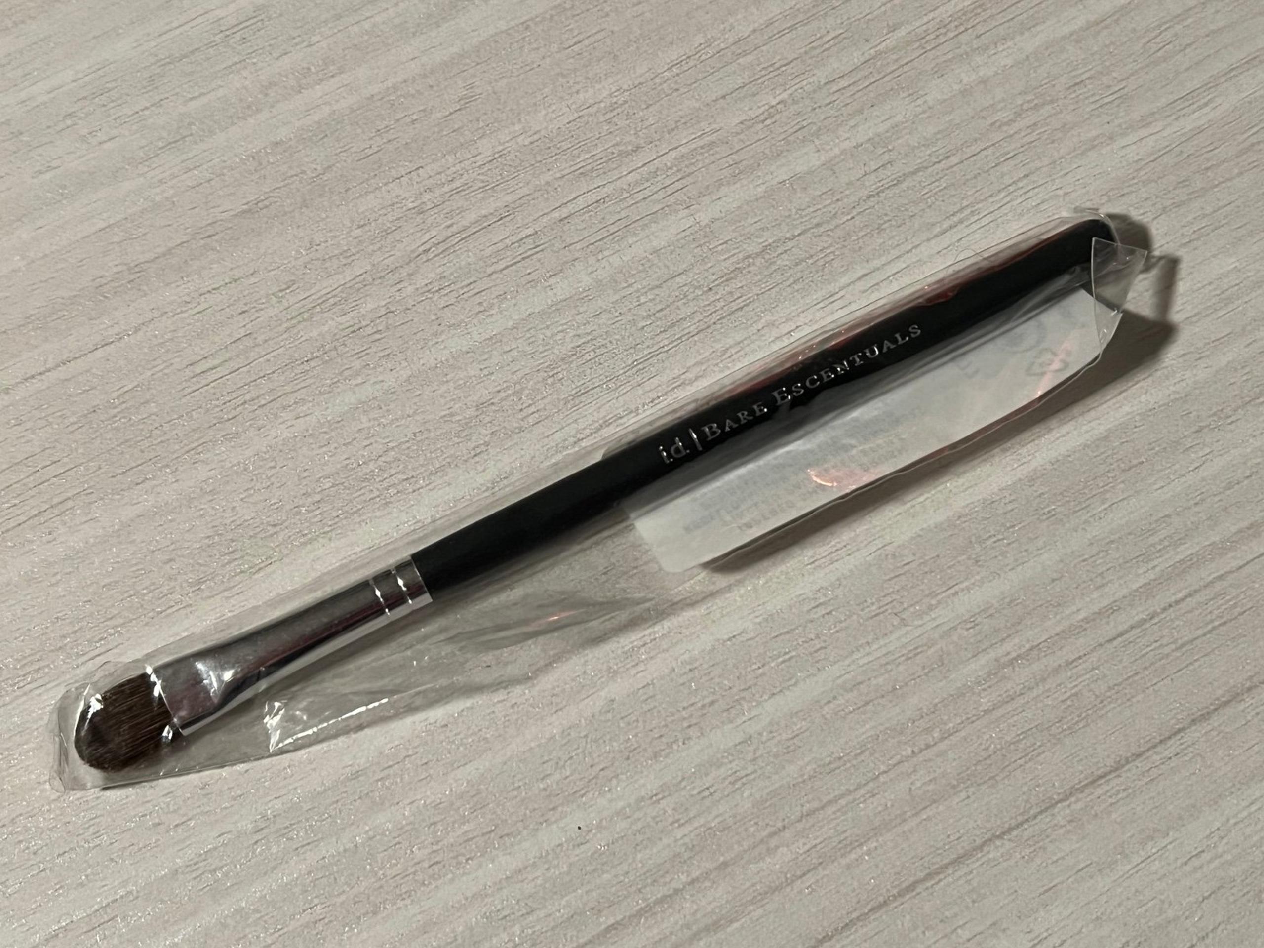 BARE ESCENTUALS bare Minerals  TAPERED SHADOW BRUSH Eyeshadow.