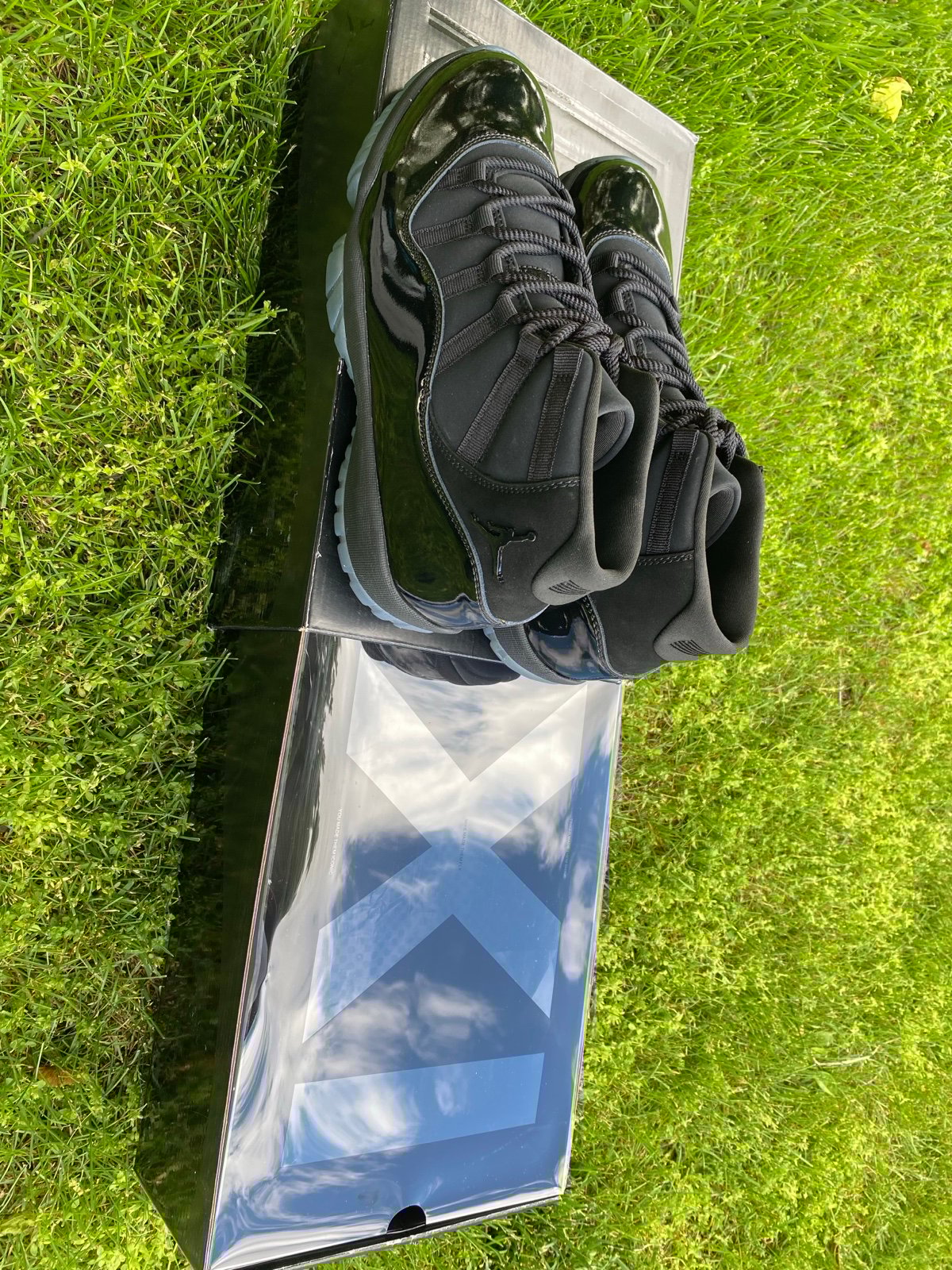 Size 11 air Jordan 11 cap and gown new