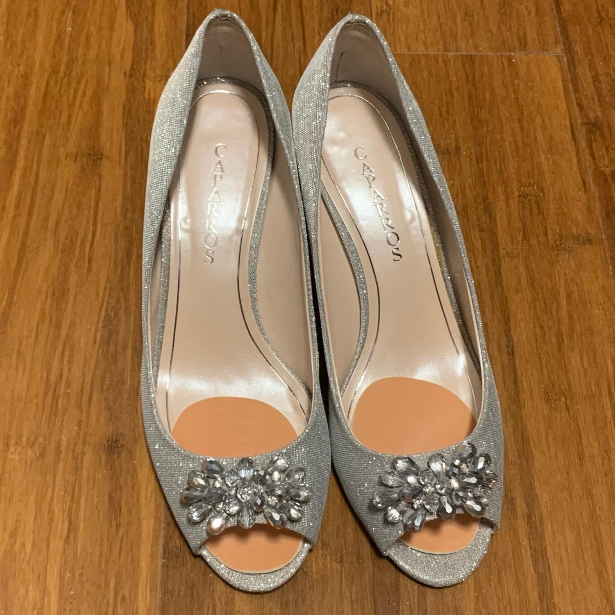 Caparros Rhinestone Buckle Peep Toe Silver 2.5”  Heel Party Bridal Shoes 10.5 B