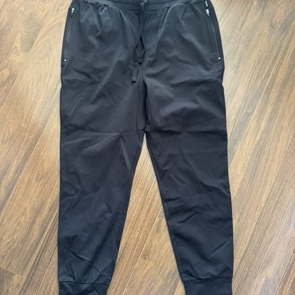Monrow XL black joggers