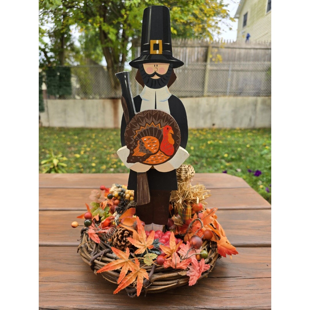 Vtg. Dan Pompeo Thanksgiving Mr. & Mrs. Pilgrim Hand Carved Wood Centerpiece 16