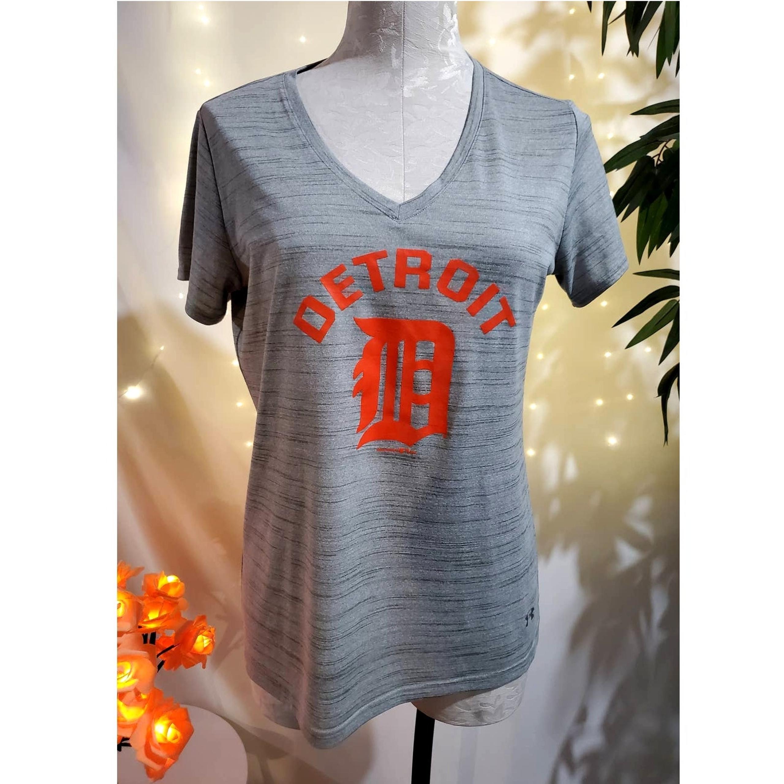 Under Armour Women's Detroit Tigers Semi-Fitted Heat Gear V-Neck Tee Top Size M