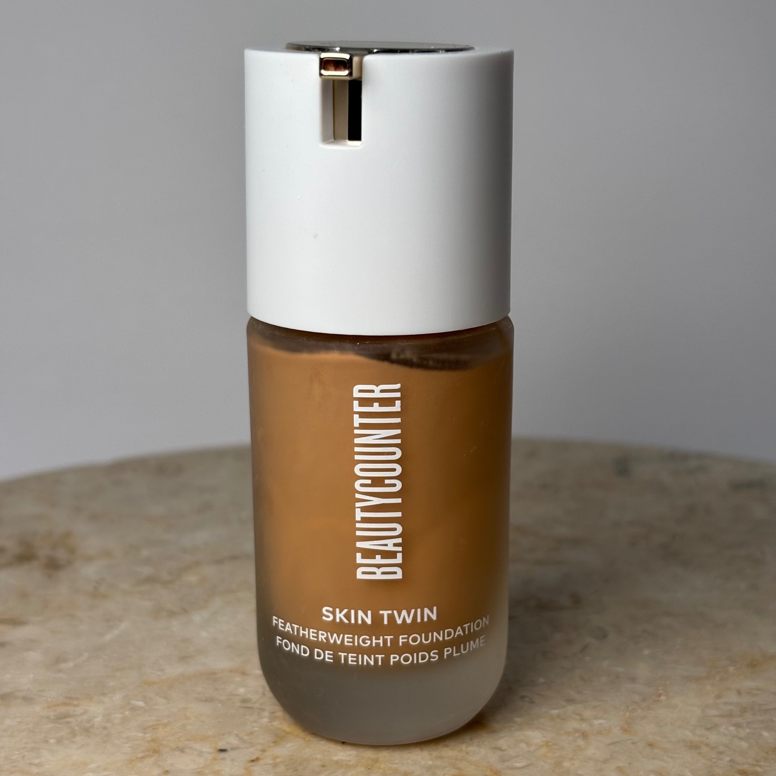 Beautycounter Skin Twin Featherweight Foundation Medium 360
