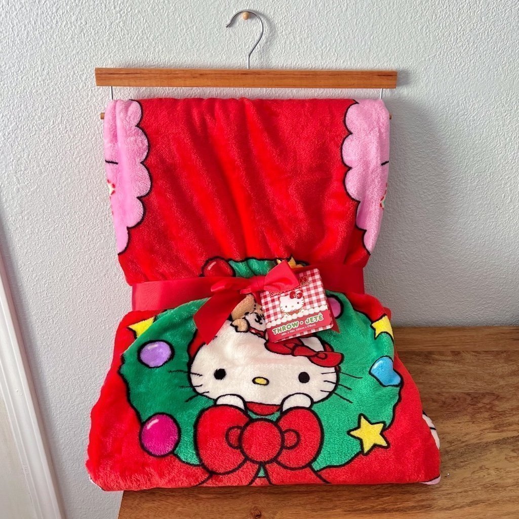Hello Kitty Red Wreath Christmas Blanket
