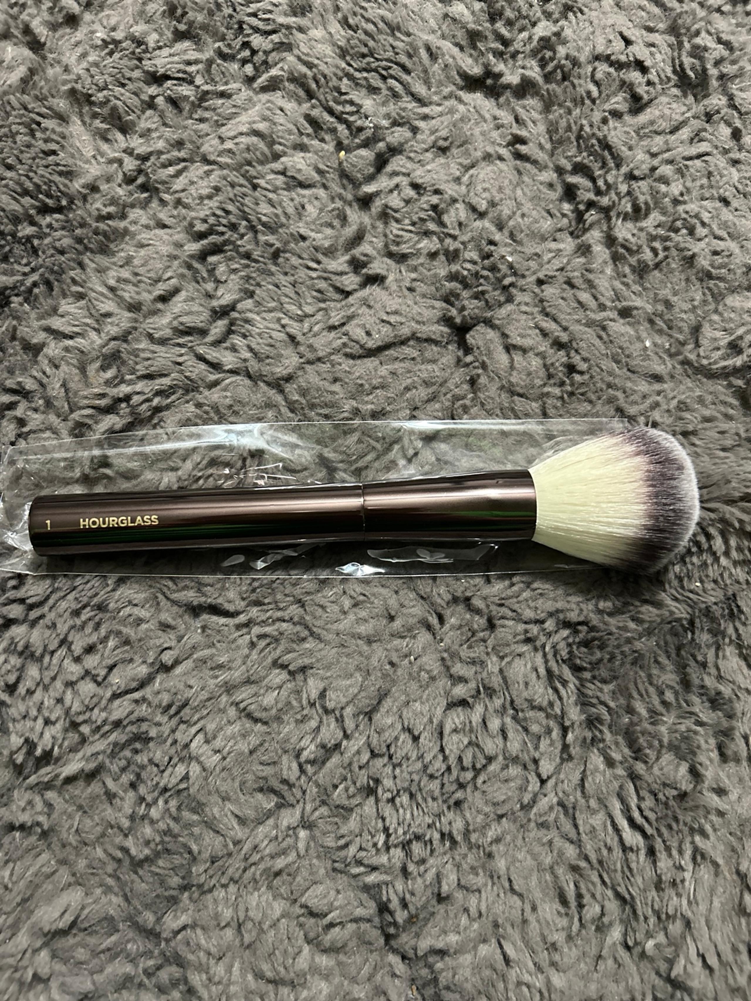 Hourglass No # 1 makeup powder brush / blush /  - brand new in box!