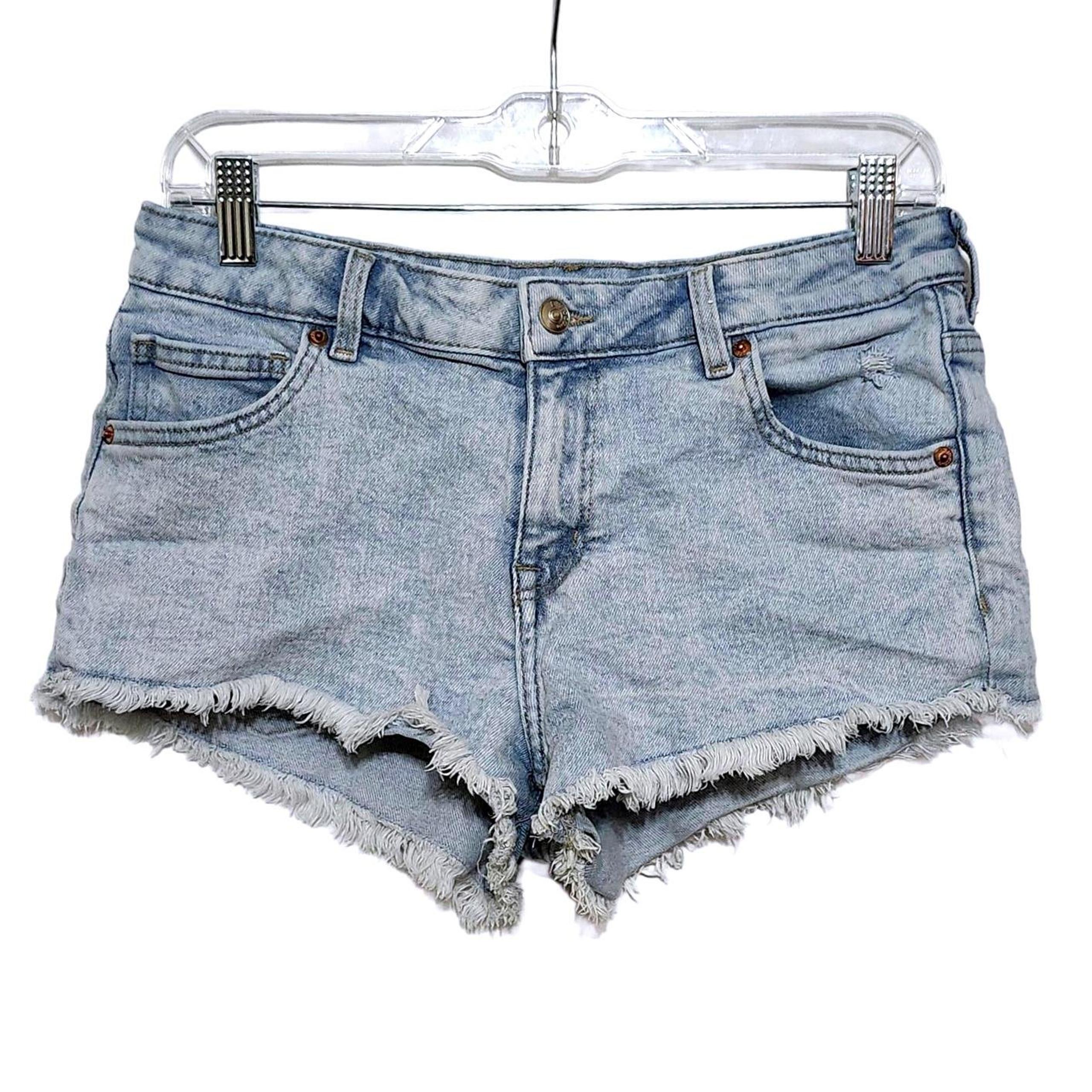 H&M DIVIDED RAW HEM LIGHT WASH DISTRESSED DENIM JEAN SHORTS WOMENS 8
