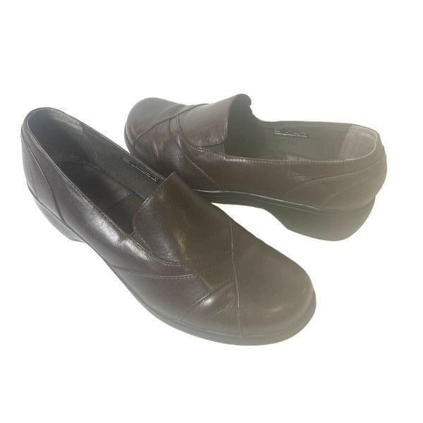 Clarks Shoes Womens Size 10W Brown Leather Comfort Casual Slip On Mid Wedge Heel