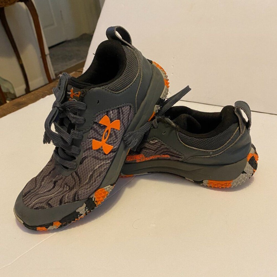Under Armor Mainshock Boys Sneakers Size 4Y
