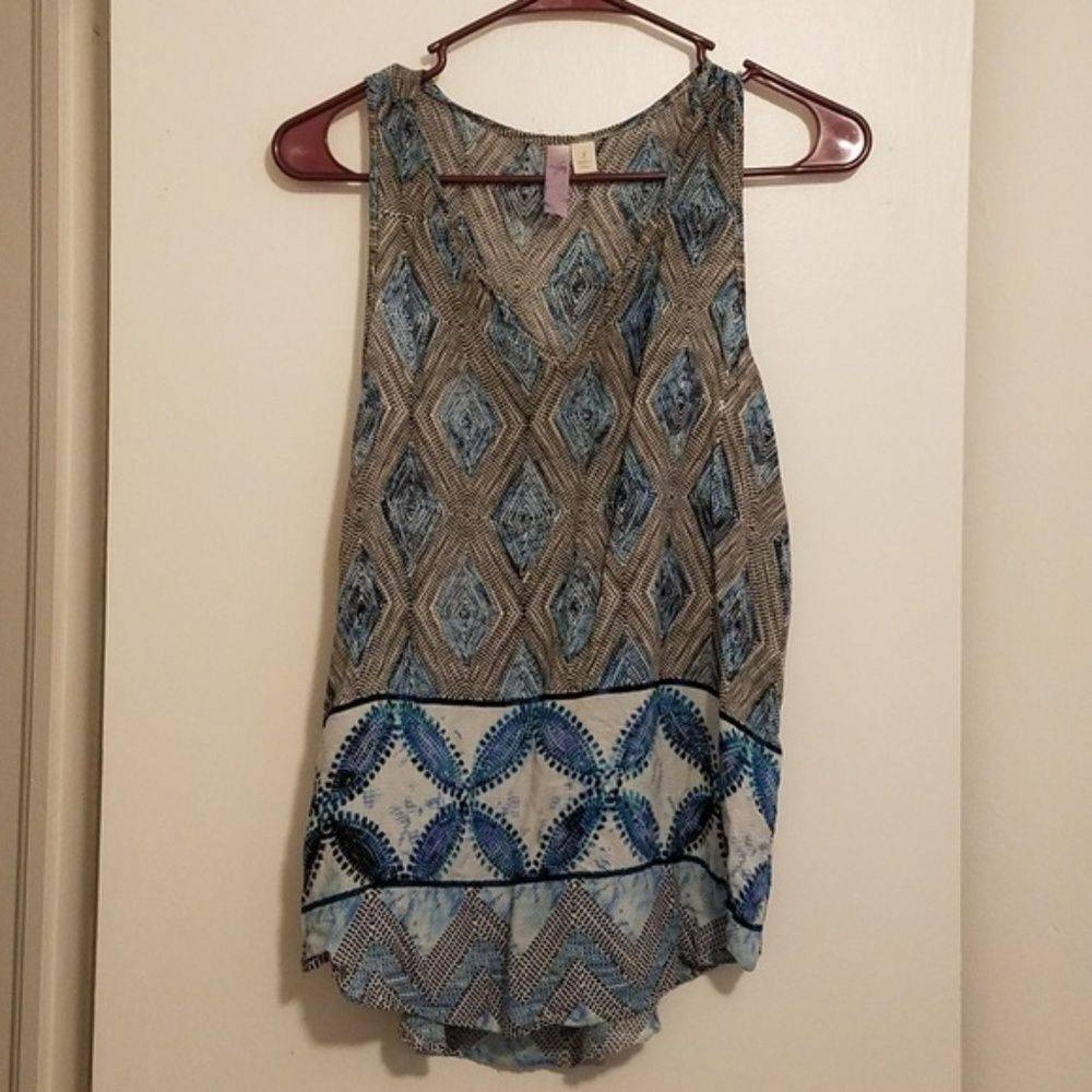 Boho Notch Neck Tank Top Size Small
