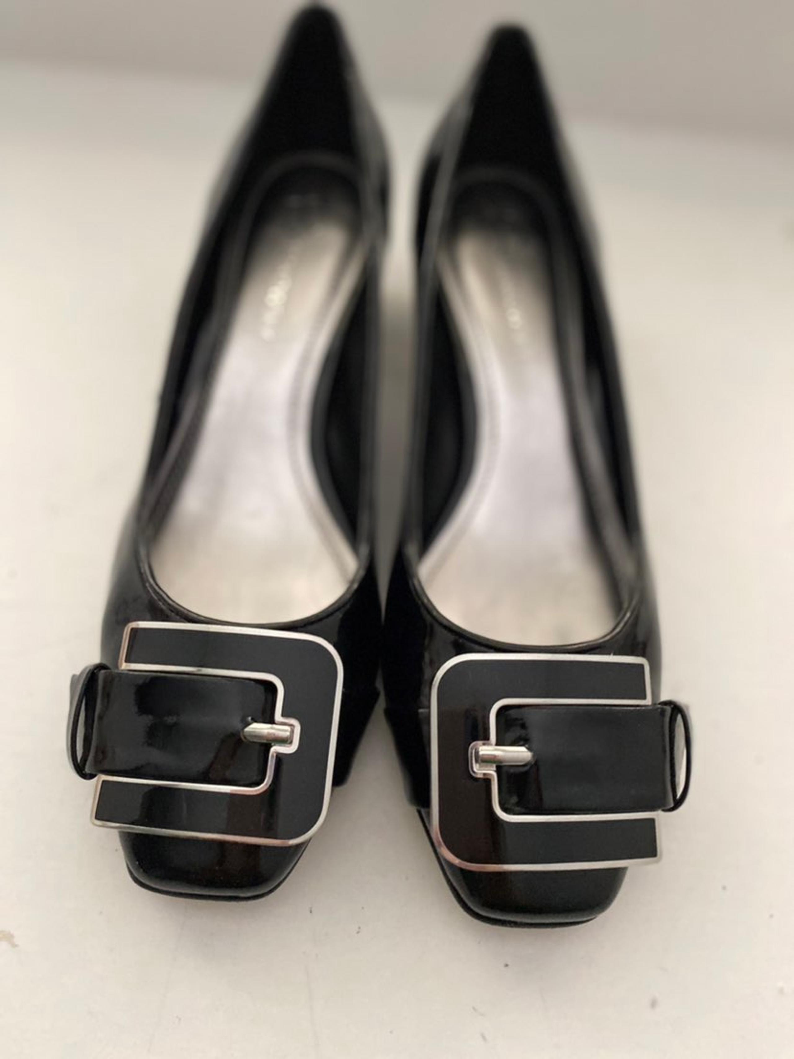 B. Makowsky patent leather shoes