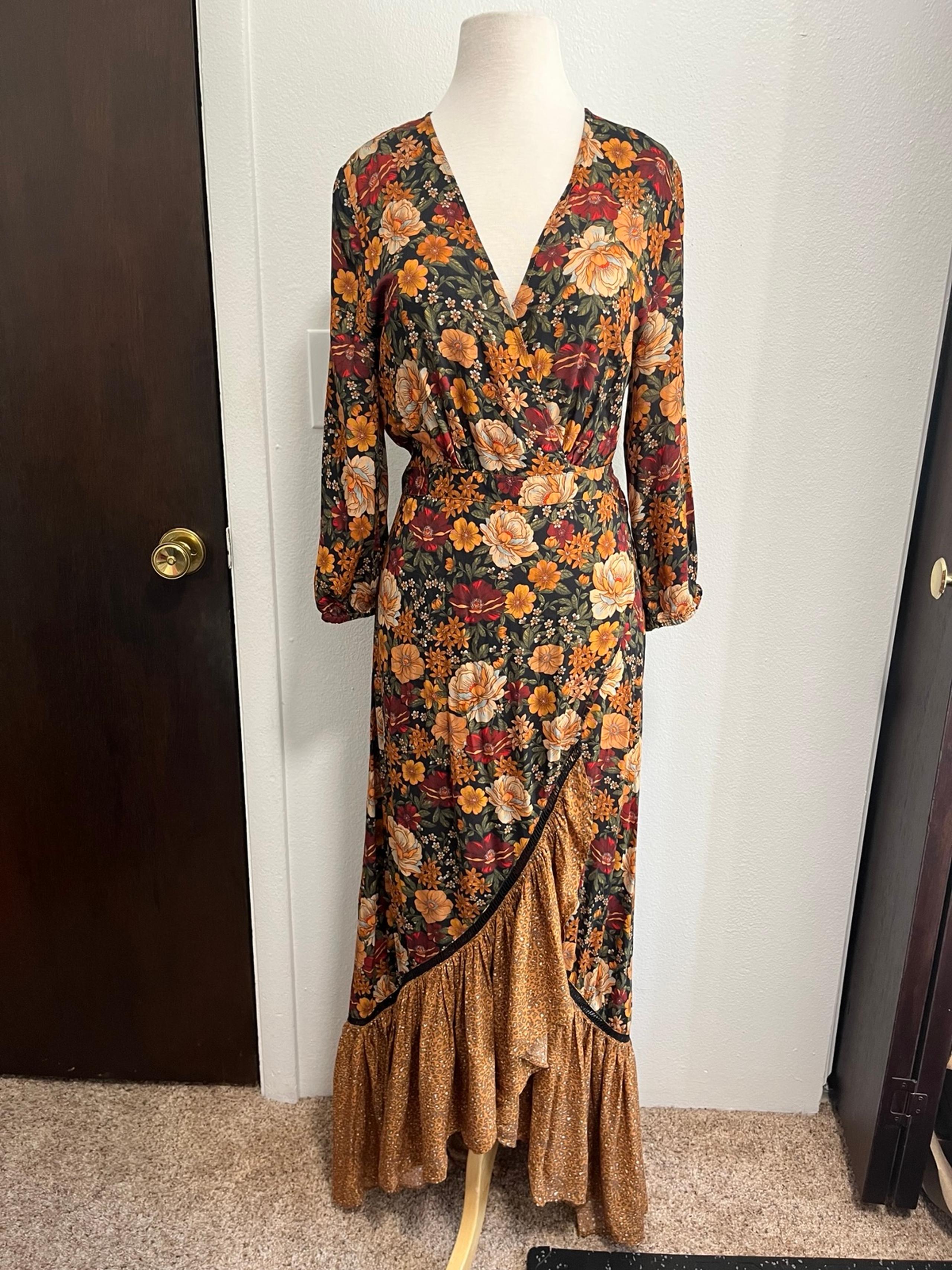 Farm Rio Madrid Wrap Maxi Dress Women’s Size Small Orange Brown Floral Ruffle