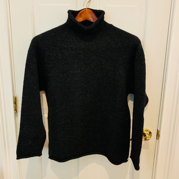 Vintage J. CREW 100% Wool Sweater Roll Neck Hem Knit Fisherman Size Medium