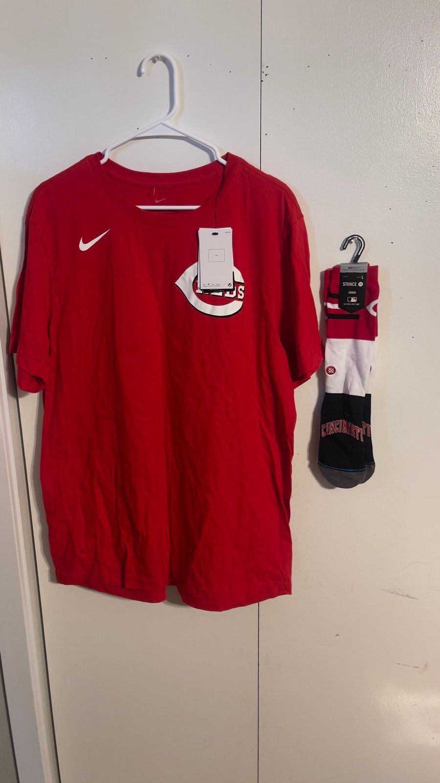 Nike JESSE WINKER CINCINNATI REDS RED NAME NUMBER SHORT SLEEVE PLAYER T SHIRT