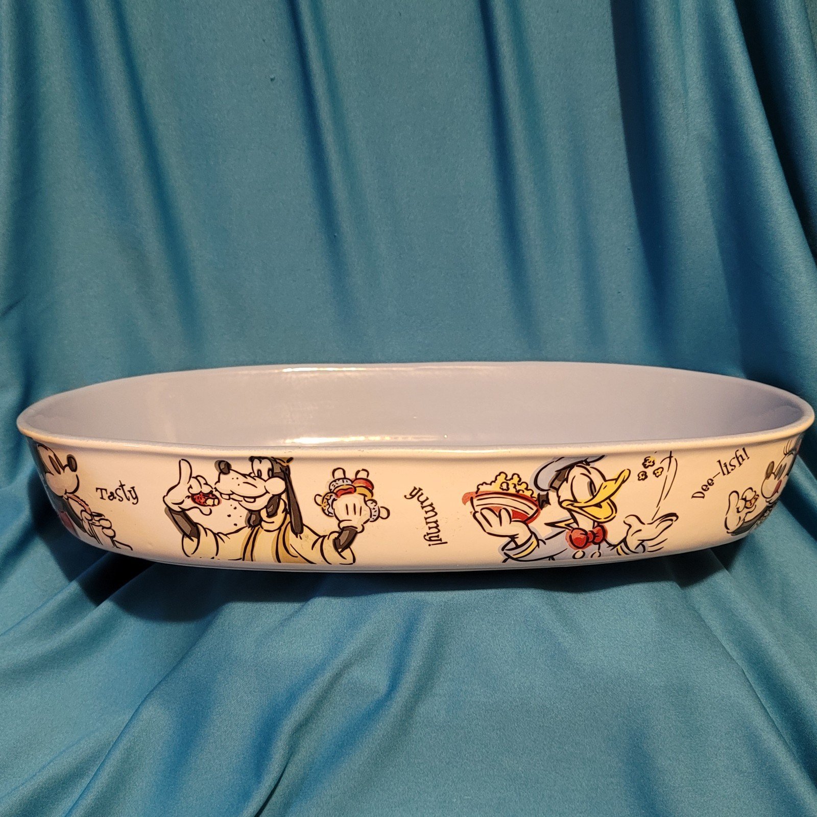 8a6 Disney Mickey Minnie Goofy Donald Food Snacks Ceramic Bowl Serving Dish