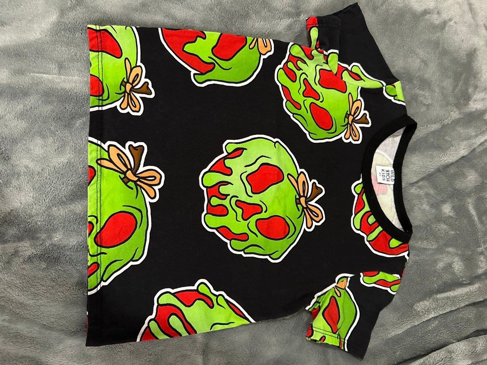 Wild rich kids poison apple kids Tee 6Y