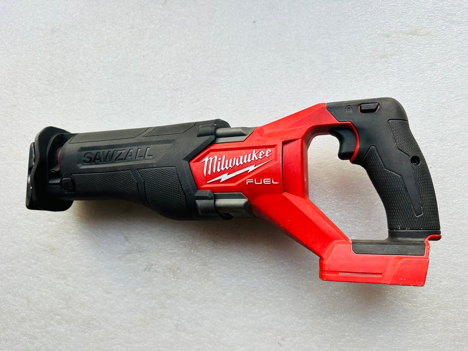 Milwaukee 2821-20 M18 FUEL 18V Brushless Cordless SAWZALL Reciprocating Saw