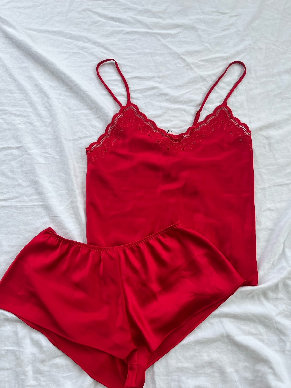 VICTORIA SECRET BRAND NEW LACE RED SET size XS