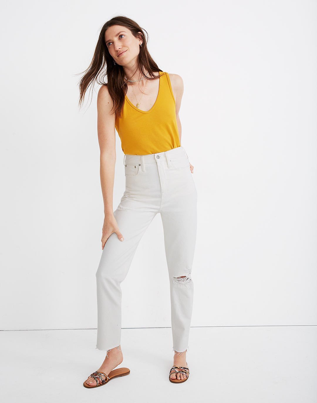 NWT Madewell The Mom Jean: Ripped Edition. Size 28. Tile White.