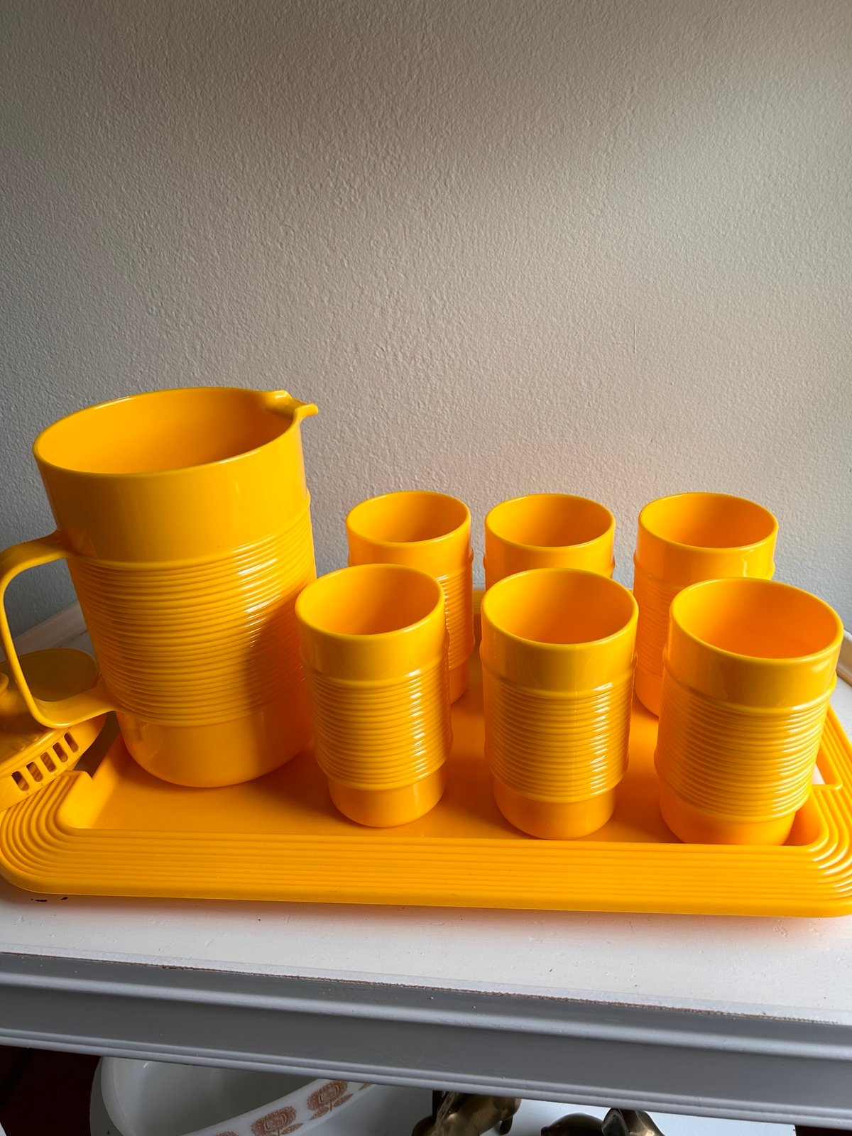 Vintage Rubbermaid Pitcher/Cup Serving Set