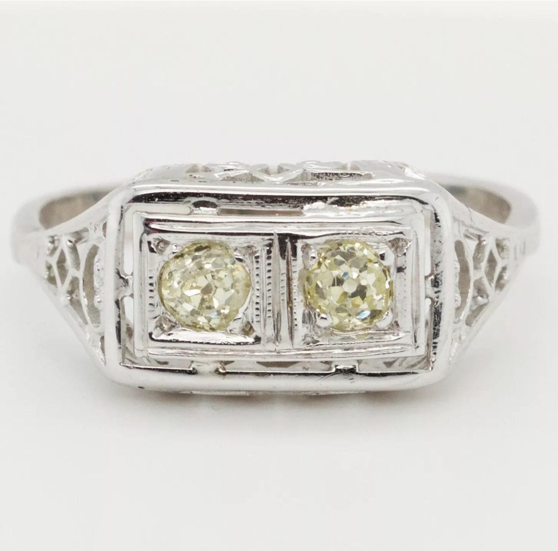 14k White Gold 0.20 CT Diamond Ring