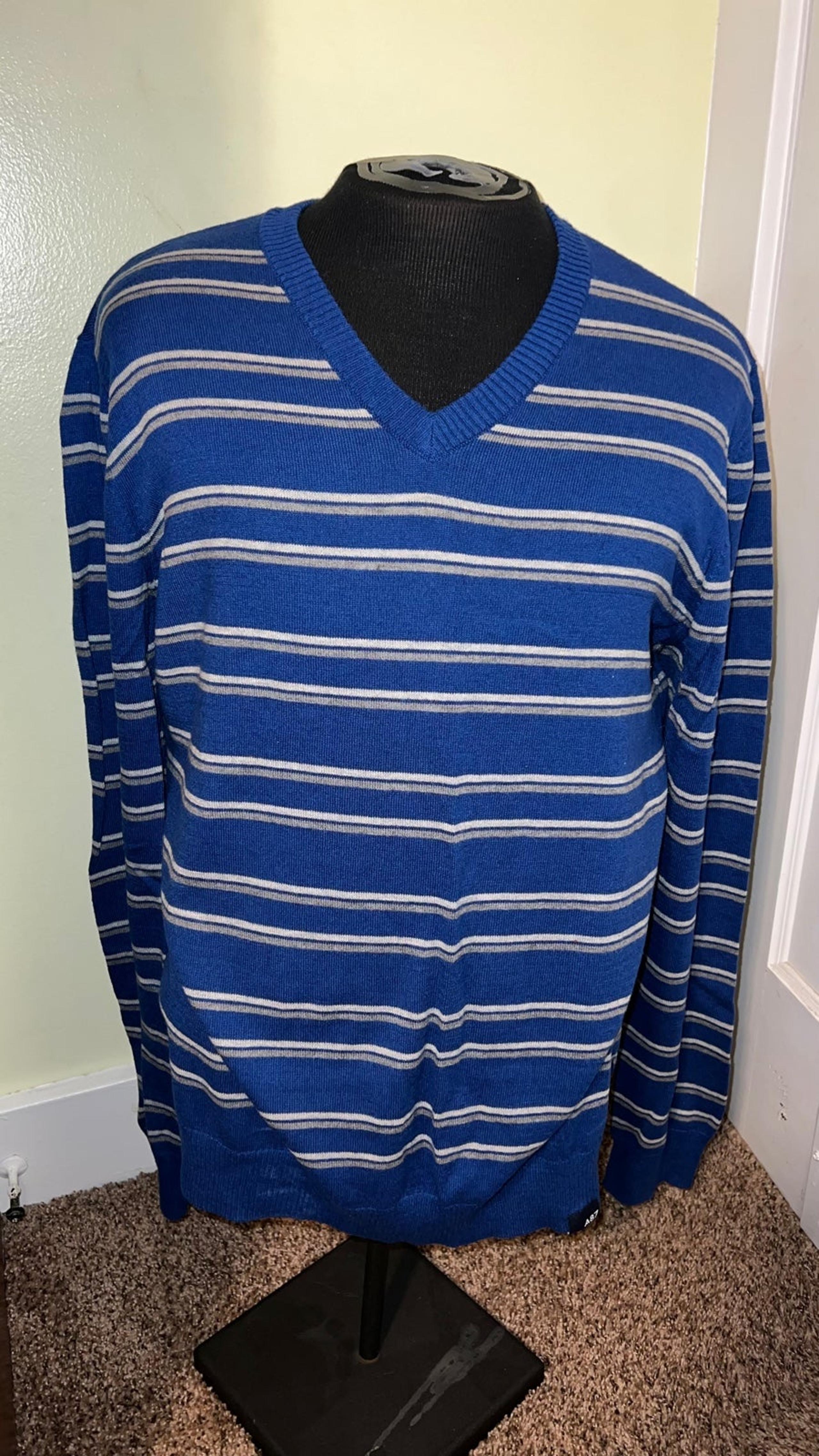Aeropostale V-neck Sweater- size Large