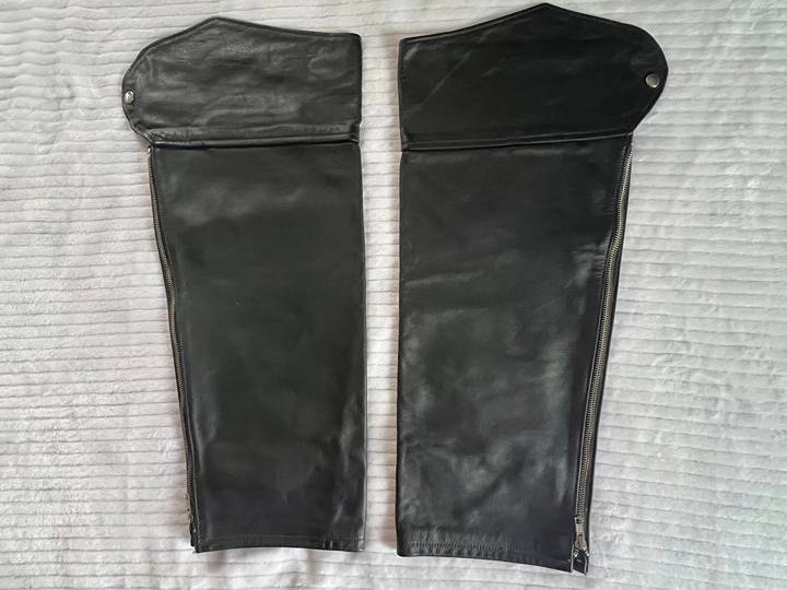 SSC Black Leather Chaplets