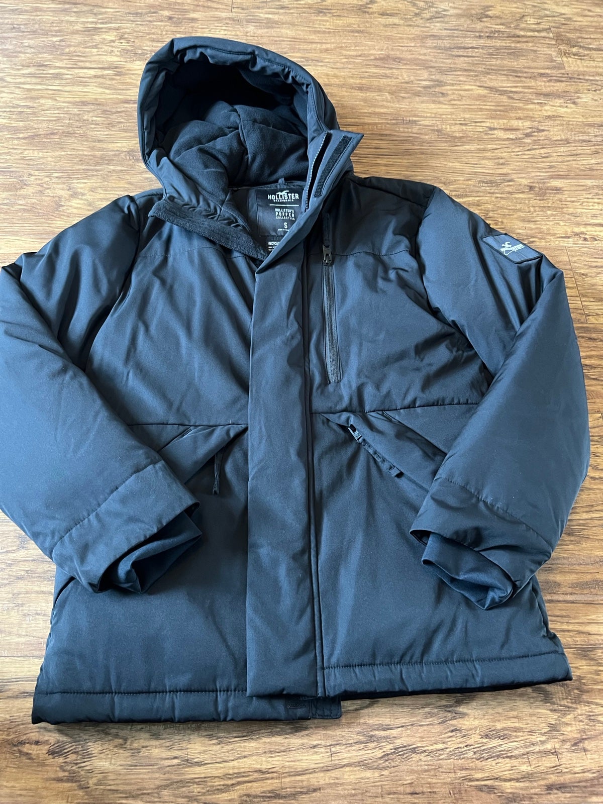 Men’s Hollister Puffer Collection Small