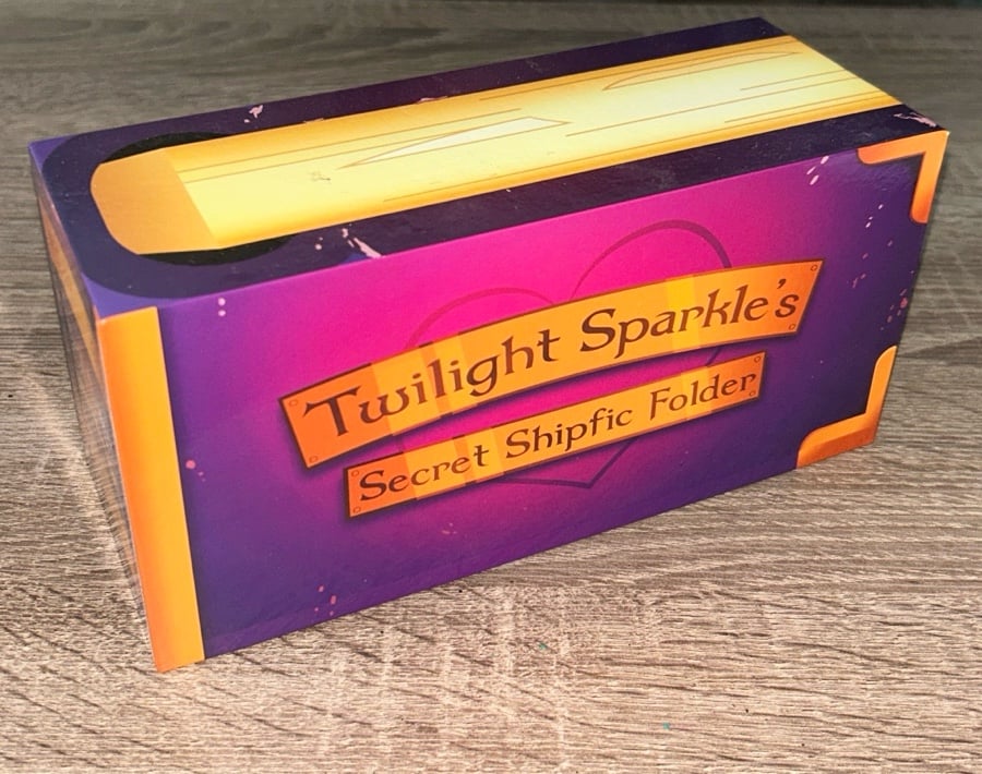 Twilight Sparkle's Secret Shipfic Folder Deluxe Box