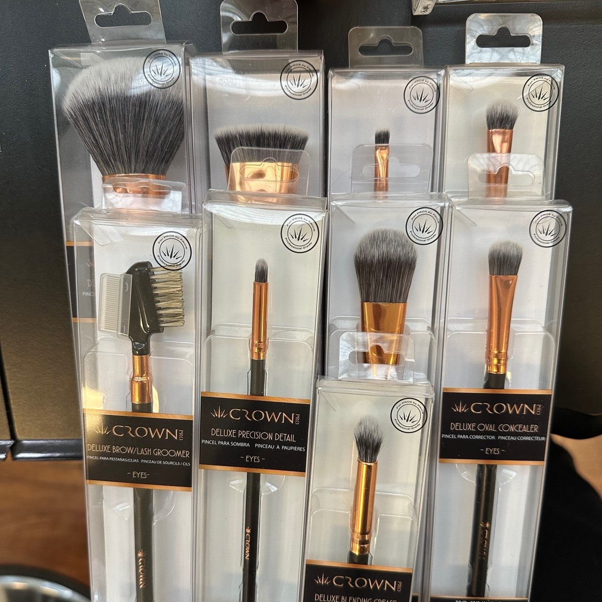 9 makeup brushes