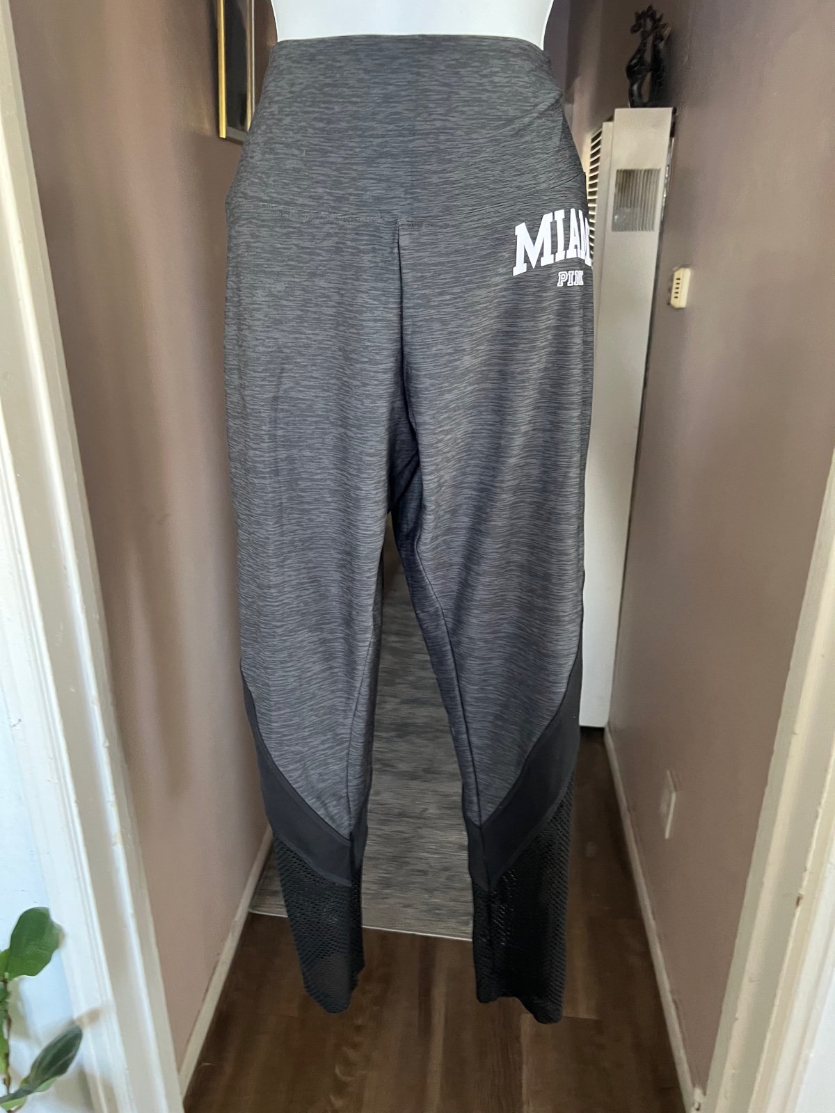Pink By Victoria Secret Leggings Large NWT