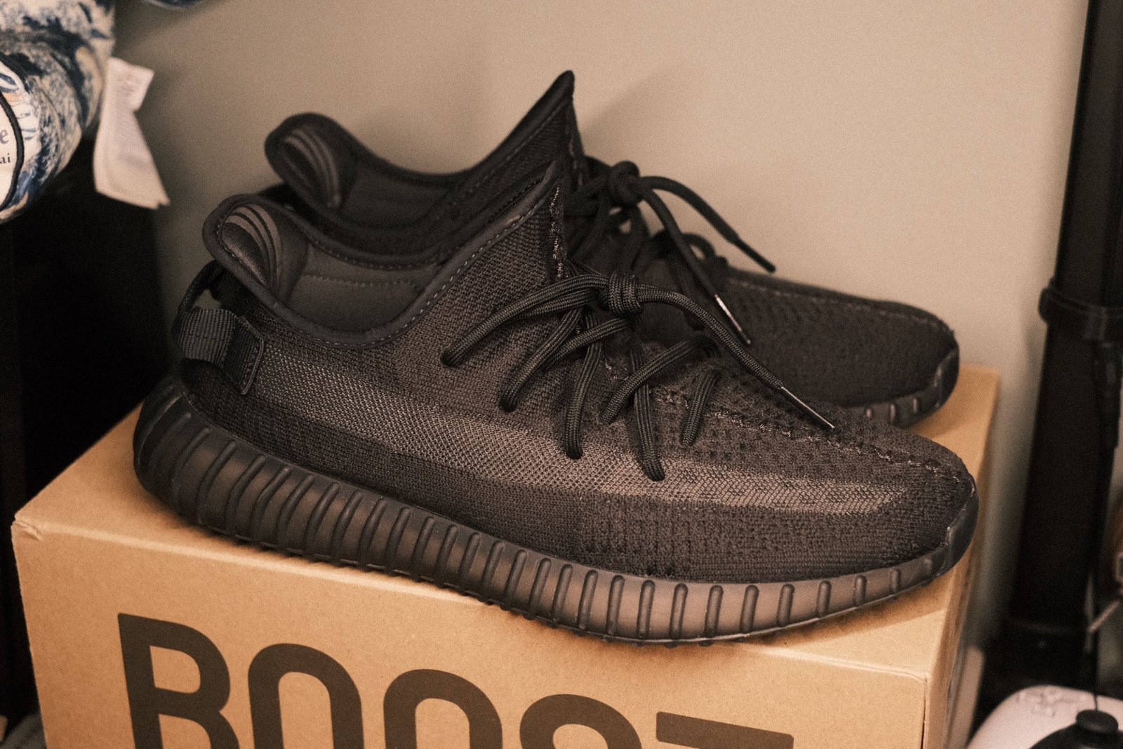 Yeezy adidas 350v2 onyx men’s size 12