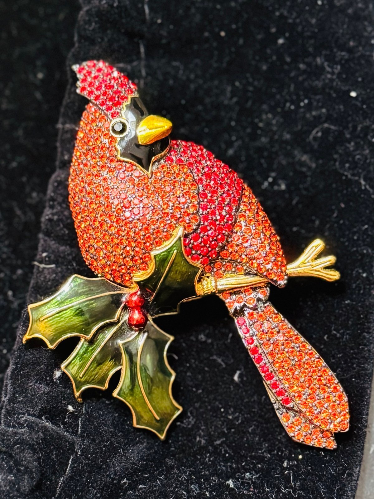 VINTAGE JOAN RIVERS CARDINAL PIN BROOCH RED PAVÉ CRYSTALS & ENAMEL CLASSICS