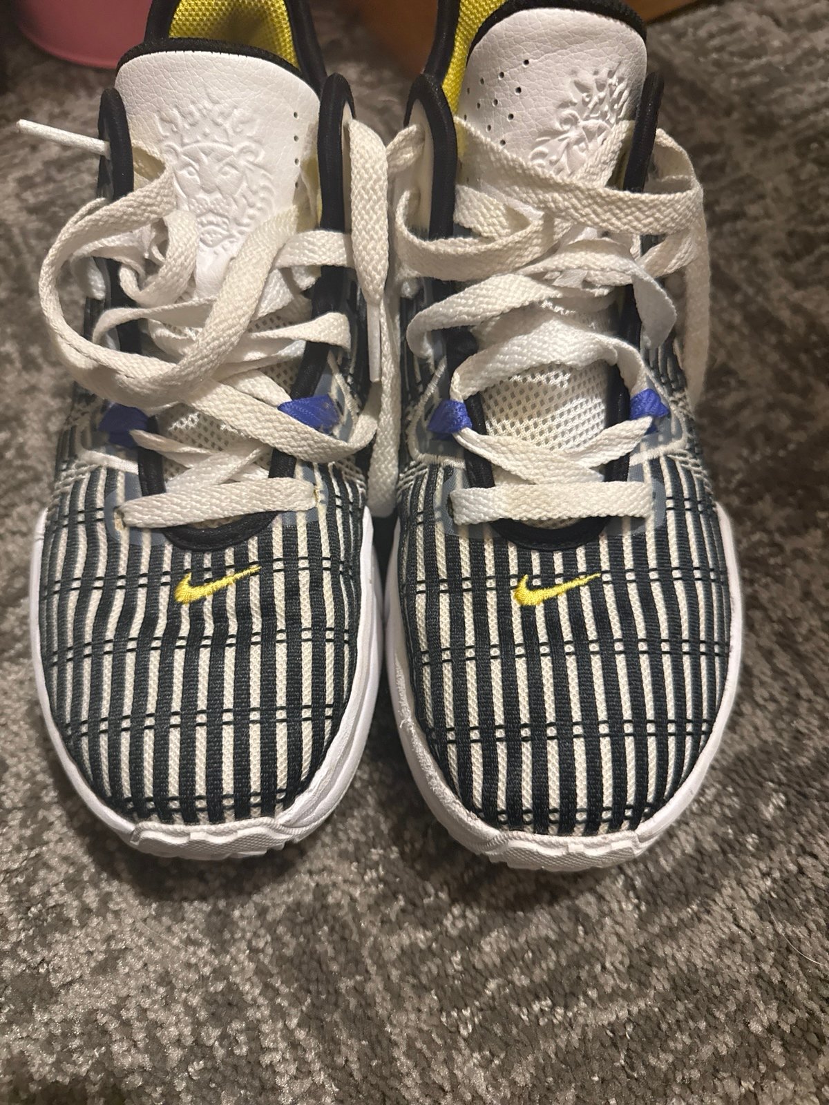 Nike Air Youth 5.5