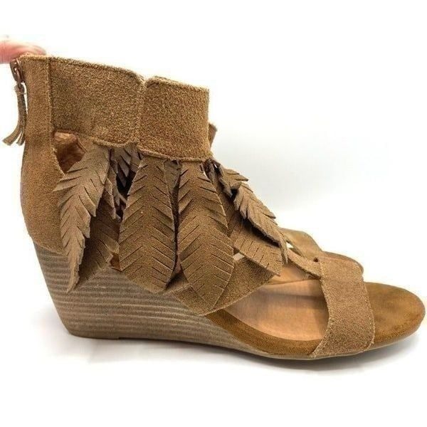 Yellow Box Feather Leather Wedge Ankle Sandals Size 9 Brown