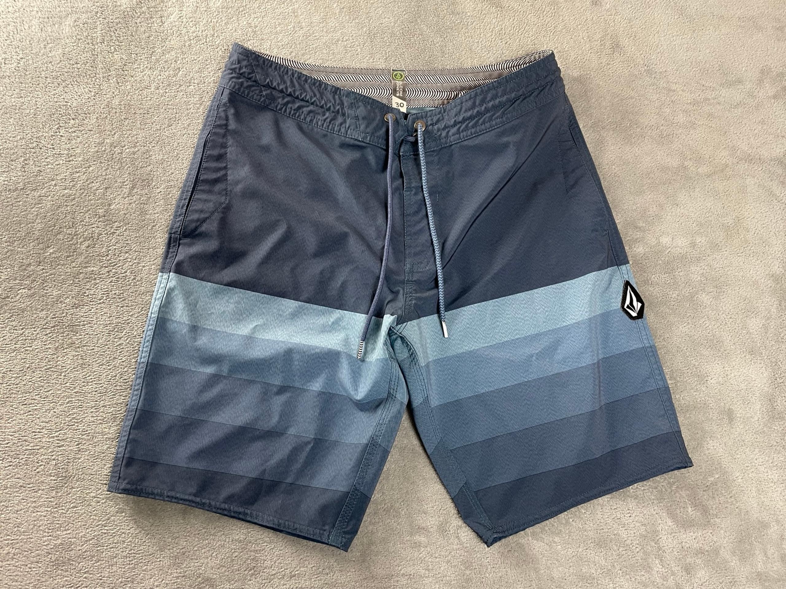Volcom Board Shorts Mens Size 30 Blue Striped Stoneys Swim Stretch 9" Inseam
