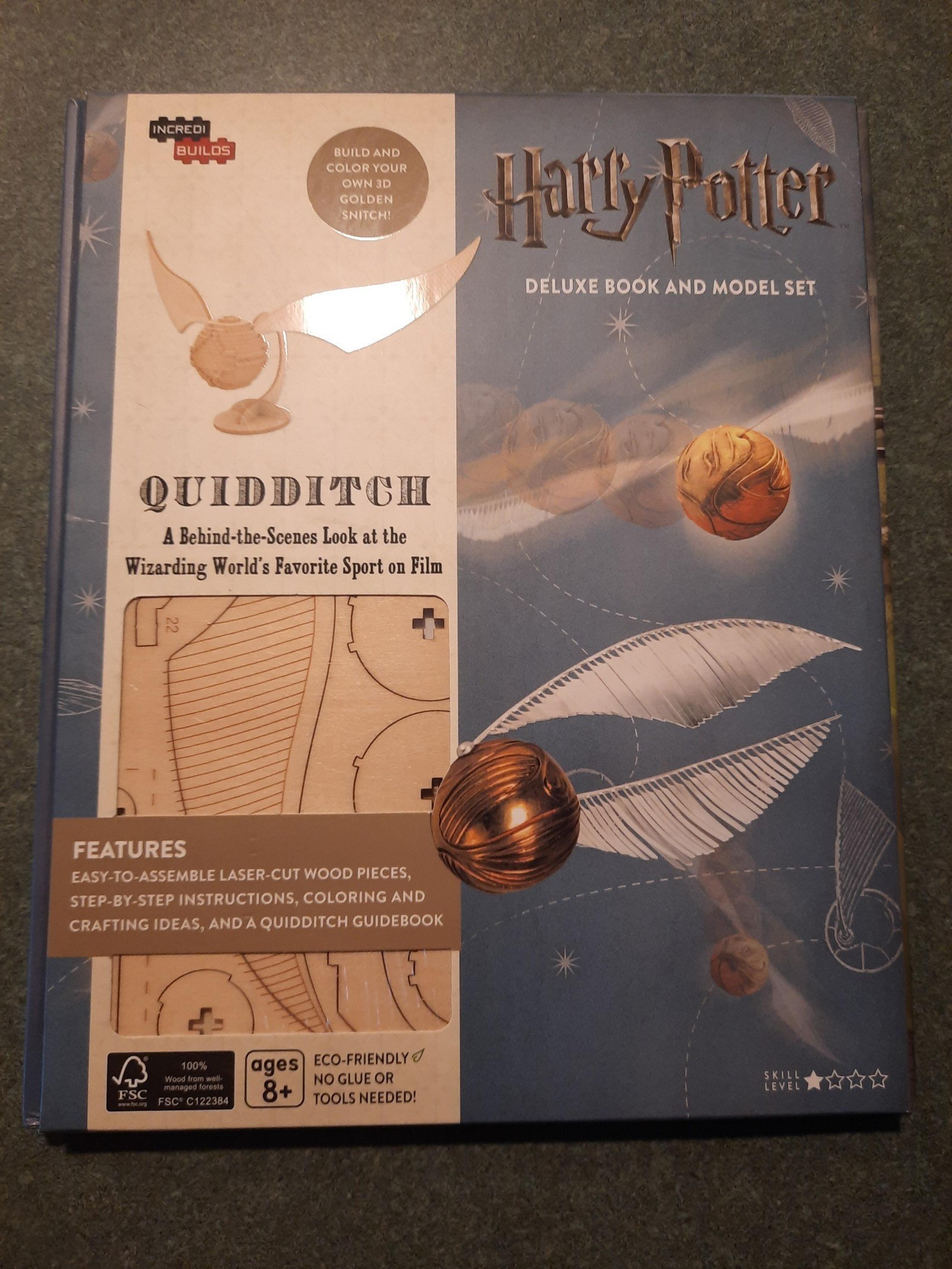 Harry Potter Deluxe Book and Model Set - Quidditch