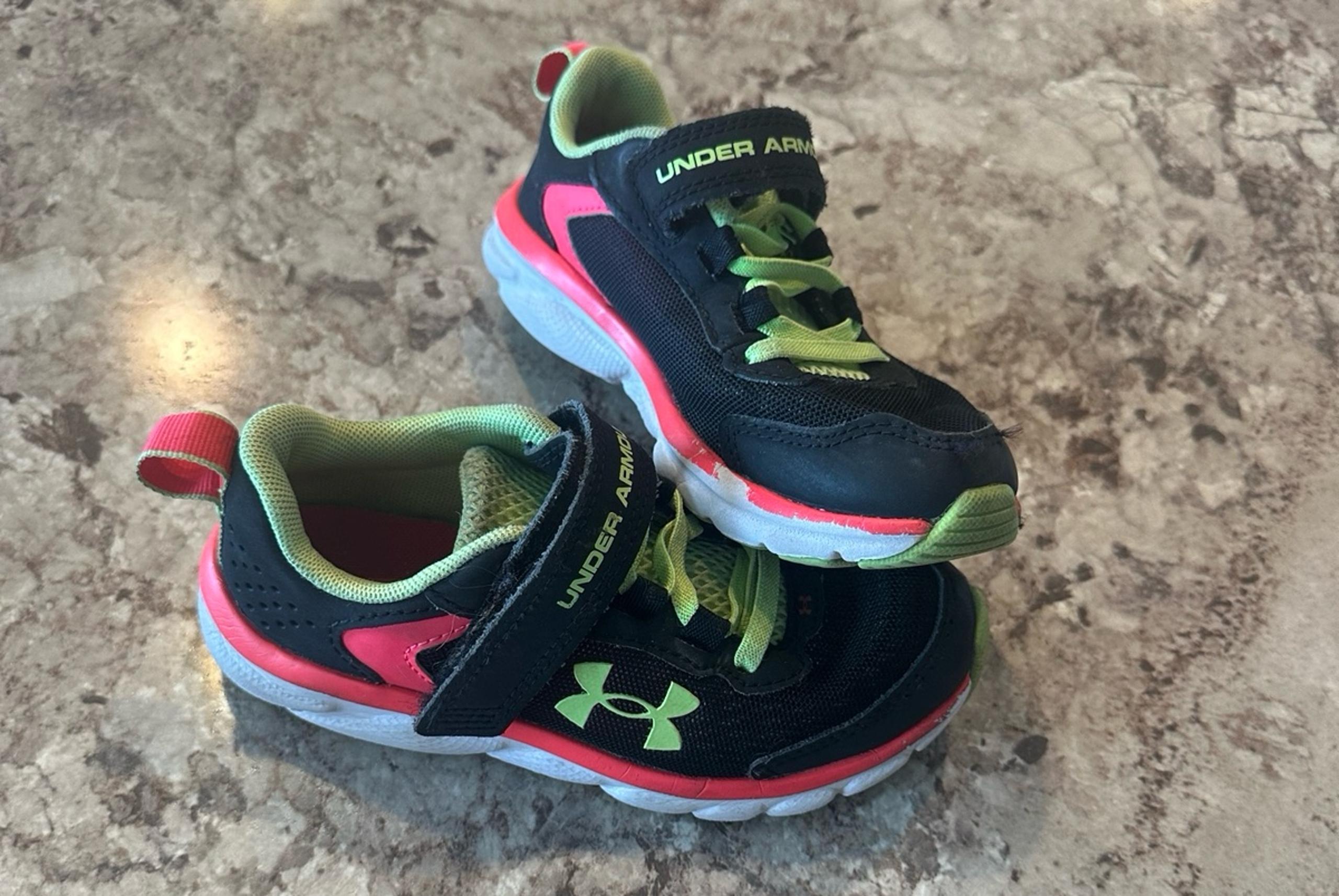 Girls under armour shoes