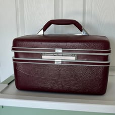 Vintage Samsonite Burgundy Silhouette Makeup Cosmetic Hard Train Case NO KEYS