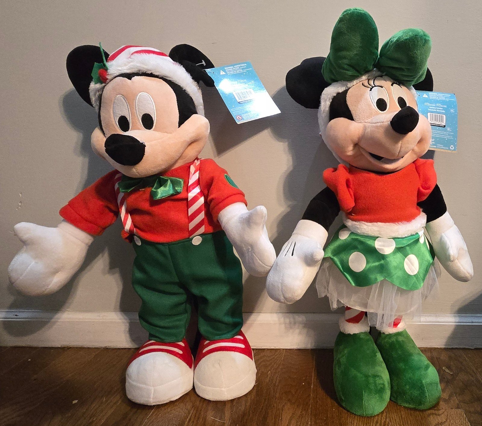 Mickey and Minne Door Greeters