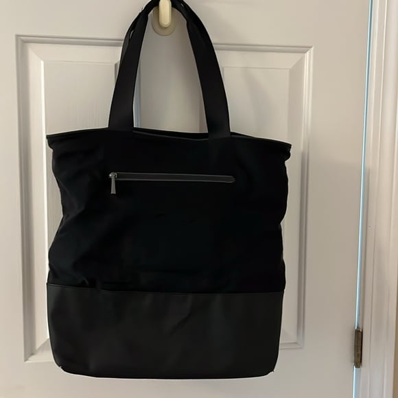 Athleta Urban Tote Bag. Black.