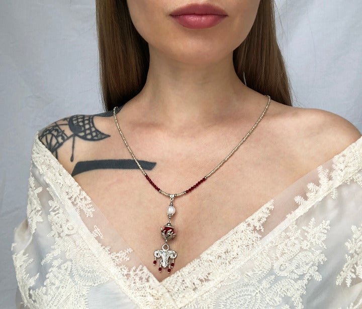 Fancy quirky necklace for women, cool unique exquisite necklace
