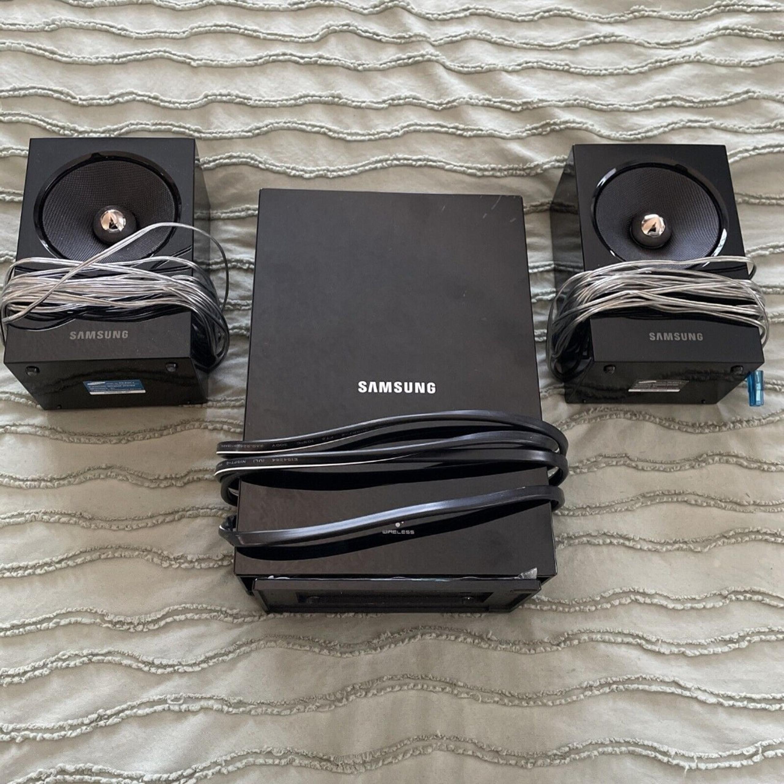 Samsung PS-ES3-2 Wireless Rear Speaker Set SWA-5000 With wiring